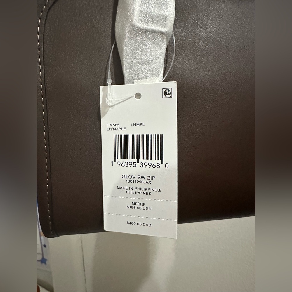 Coach Swing Zip Bag - Picture 5 of 9